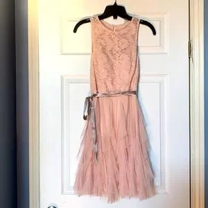 le chateau | Dresses | Le Chateau Soft Pink Dress With Glittery Layered  Bottom | Poshmark